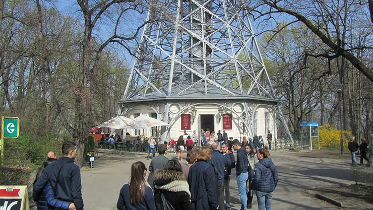 Петршинская башня в Праге